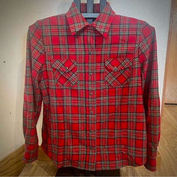 Pendleton Women’s Red and Green Vintage Plaid .  Virgin Wool Flannel Shirt - Picture 1 of 2